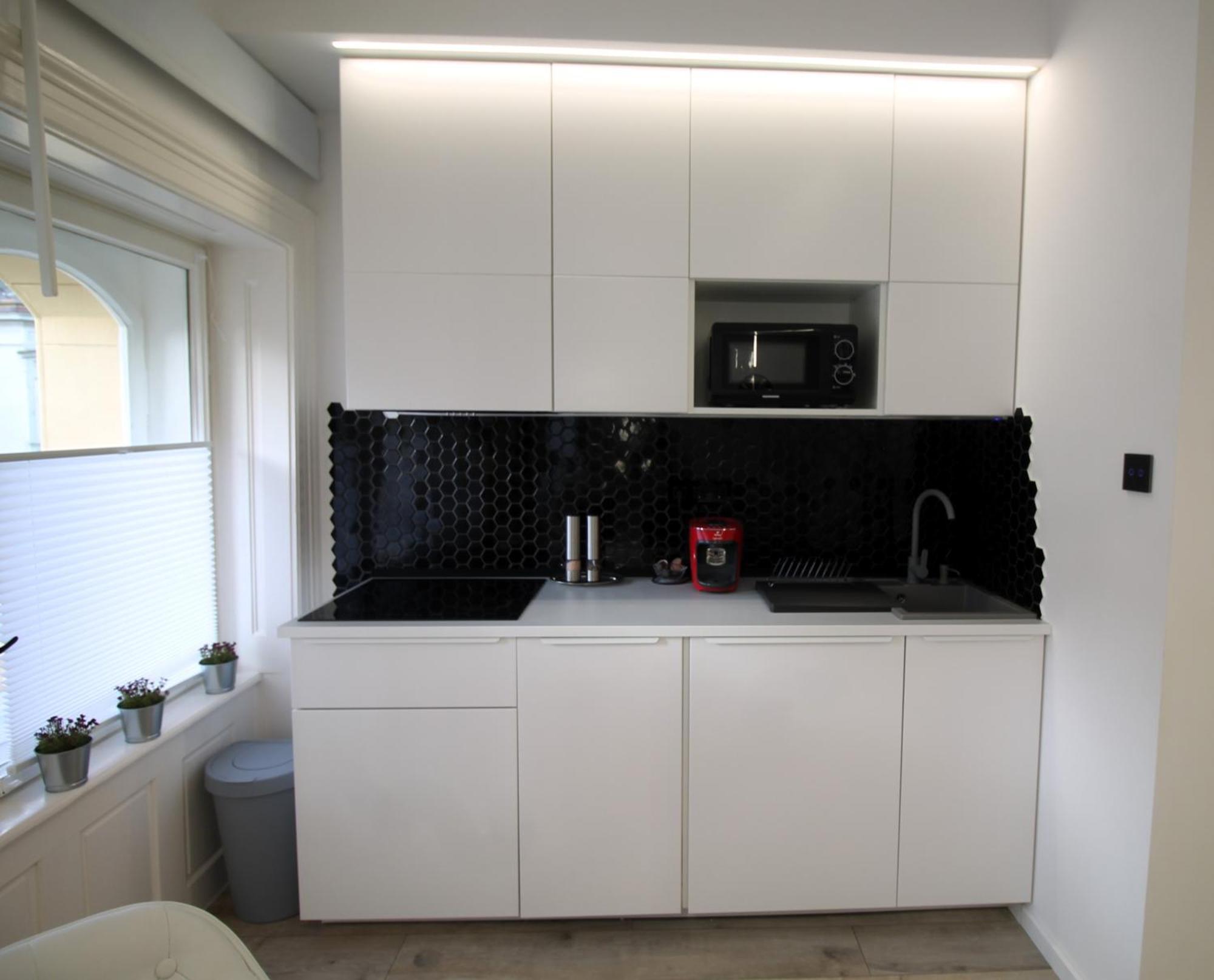 Modern Studio A Belvaros Koezepen Parkoloval- Kata Studioapartman Γκιόρ Εξωτερικό φωτογραφία