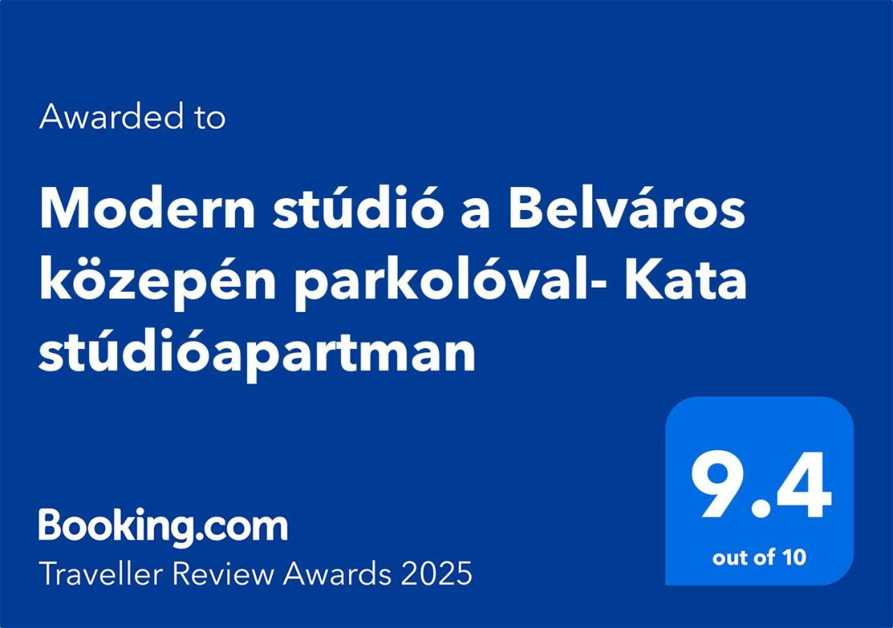 Modern Studio A Belvaros Koezepen Parkoloval- Kata Studioapartman Γκιόρ Εξωτερικό φωτογραφία